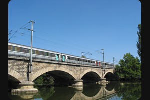 ... crossing the Doubs ...