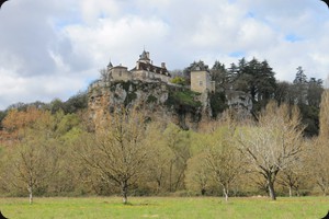Chateau de Belcastel bei Lacave