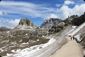 ... zur Dreizinnenhütte