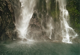 Neuseeland - Stirling Falls / Milford Sound